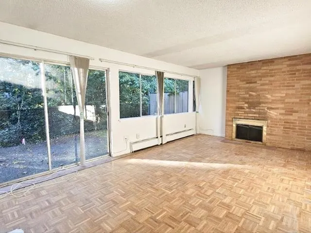 849 Westview Crescent