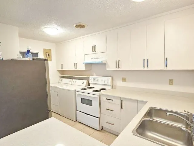 849 Westview Crescent