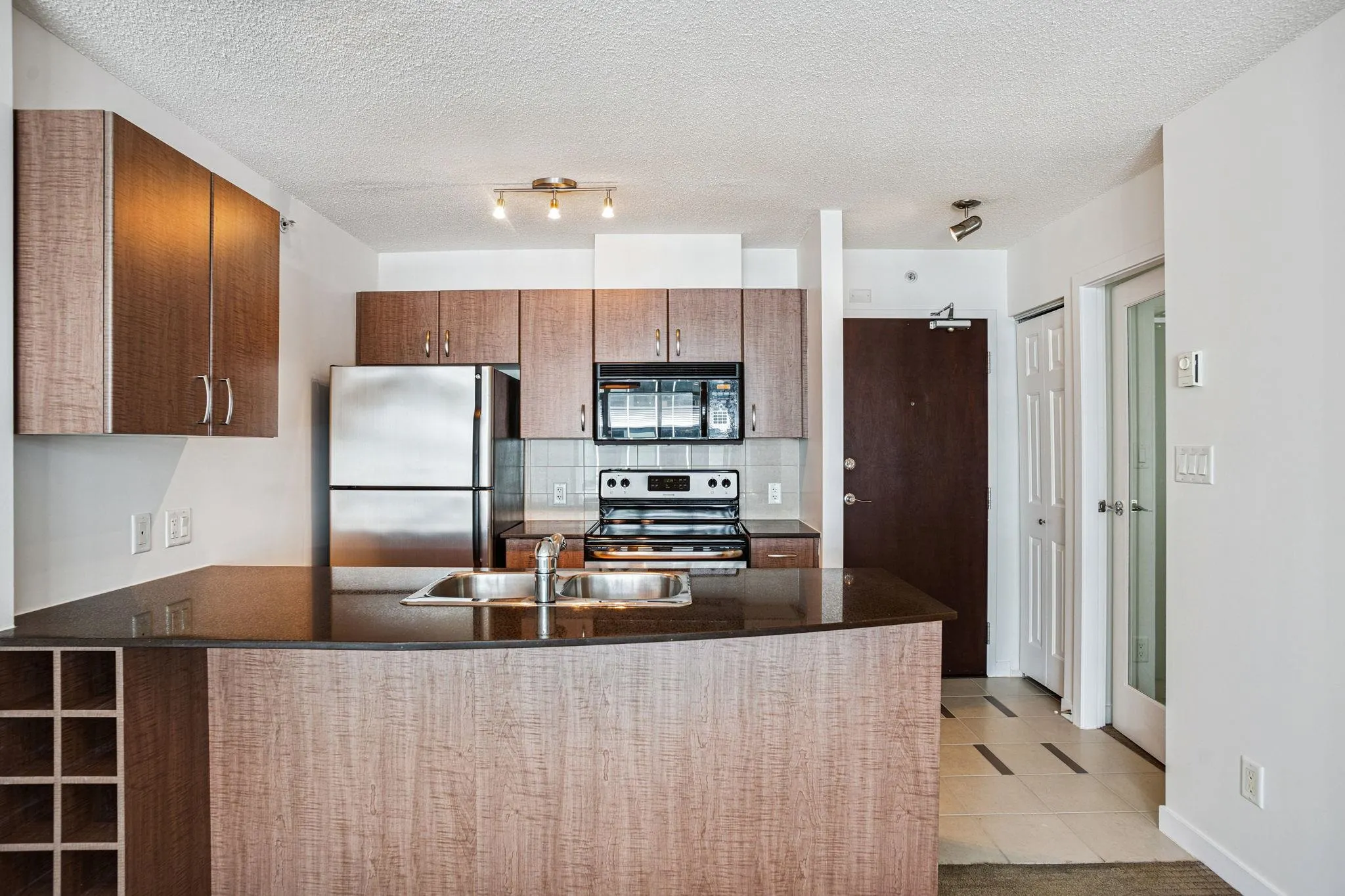 2006 610 Granville Street