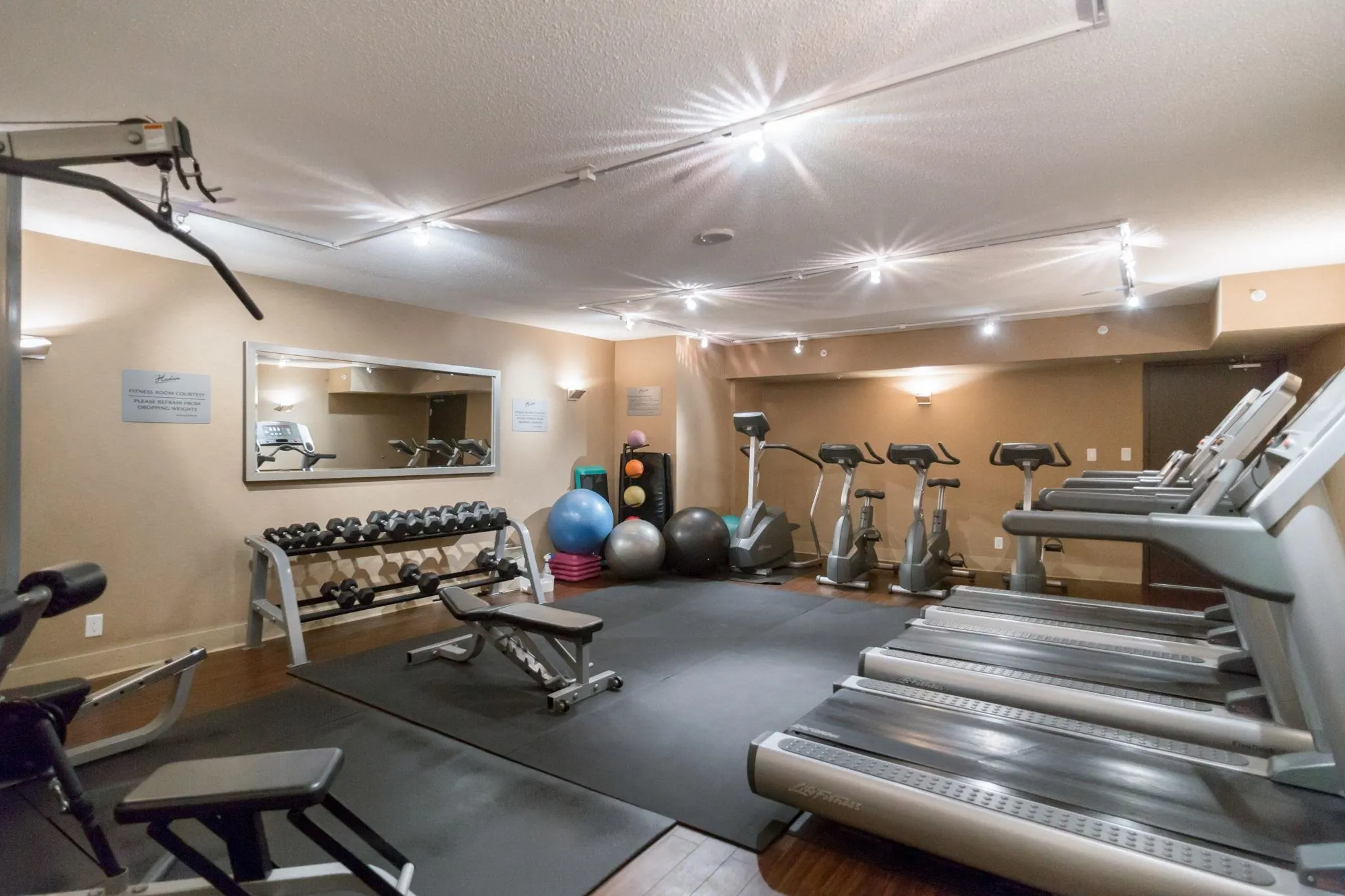 2006 610 Granville Street