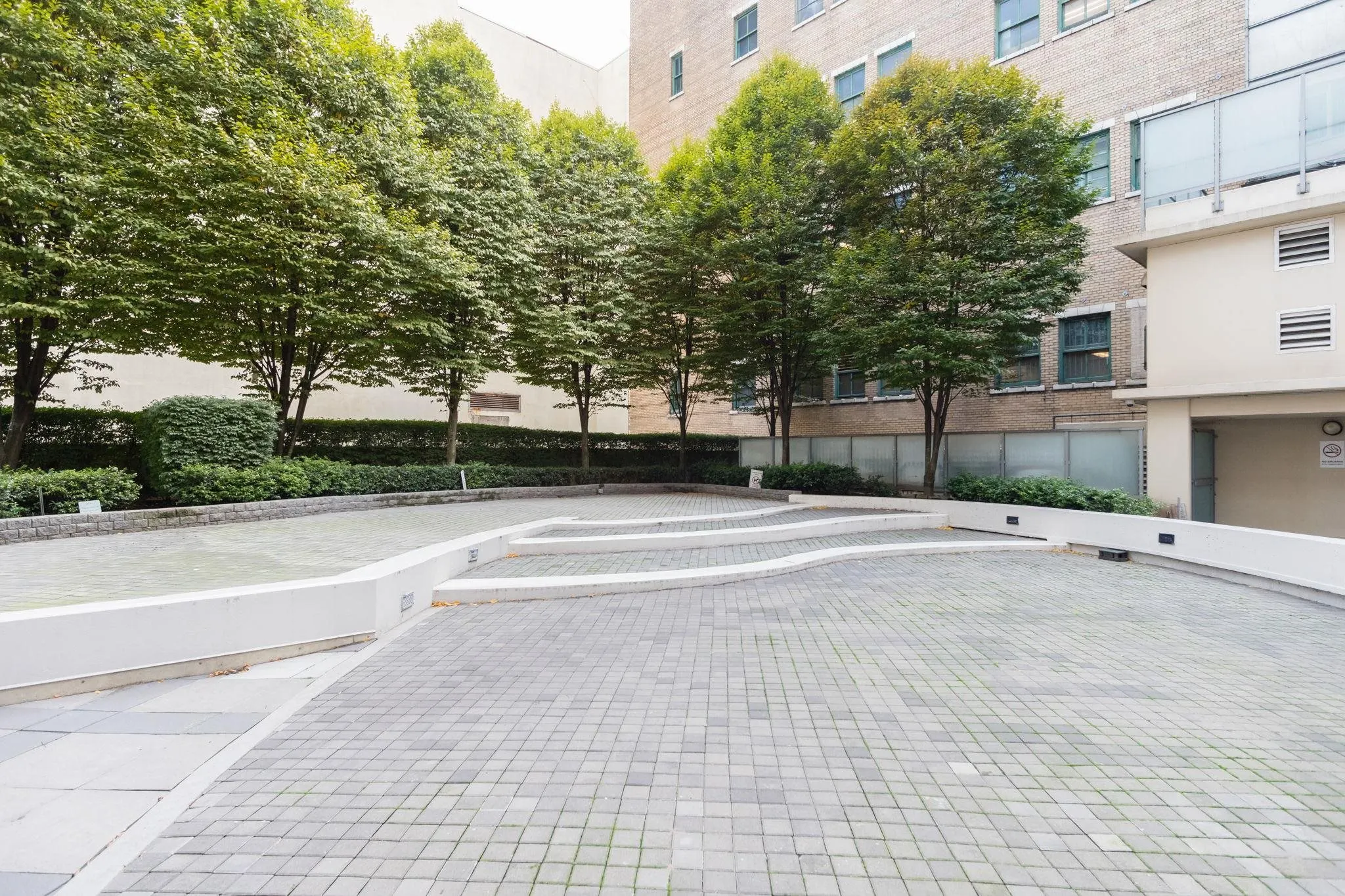 2006 610 Granville Street