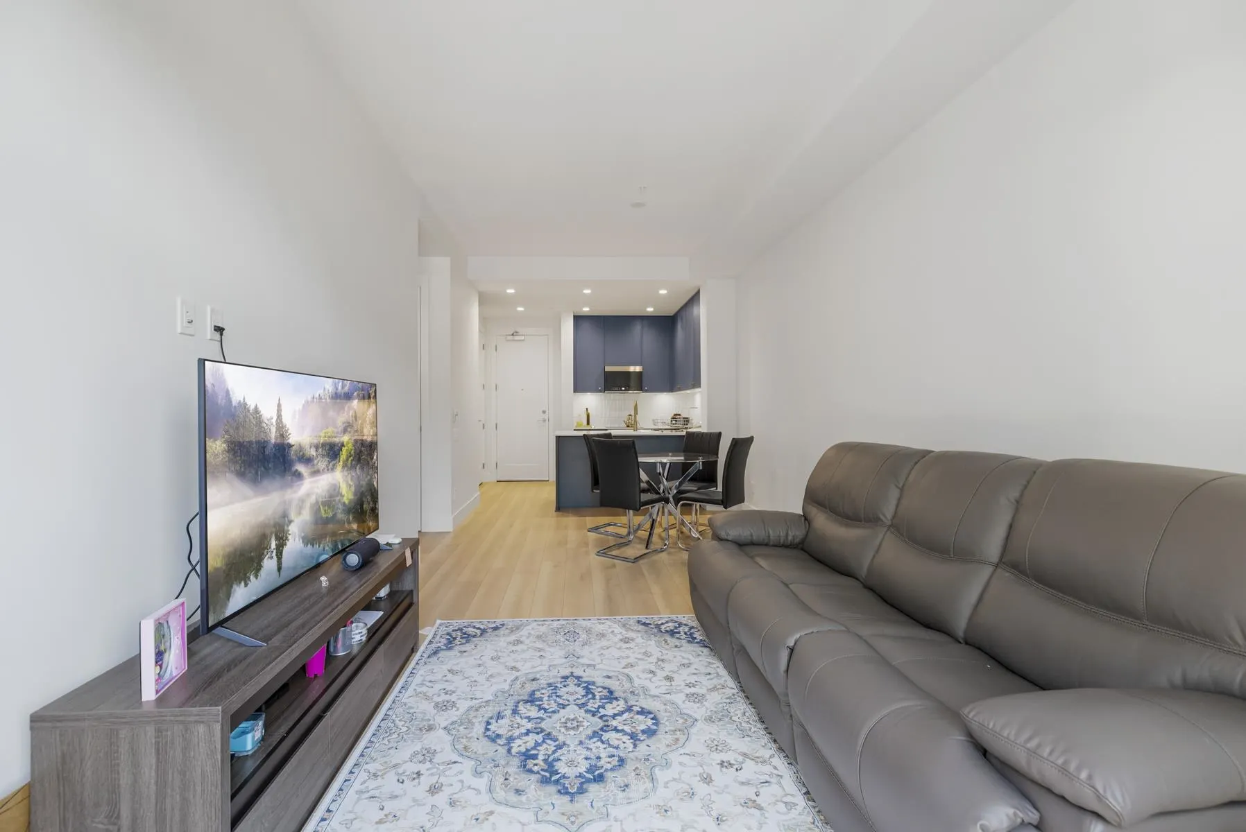 110 708 Edgar Avenue