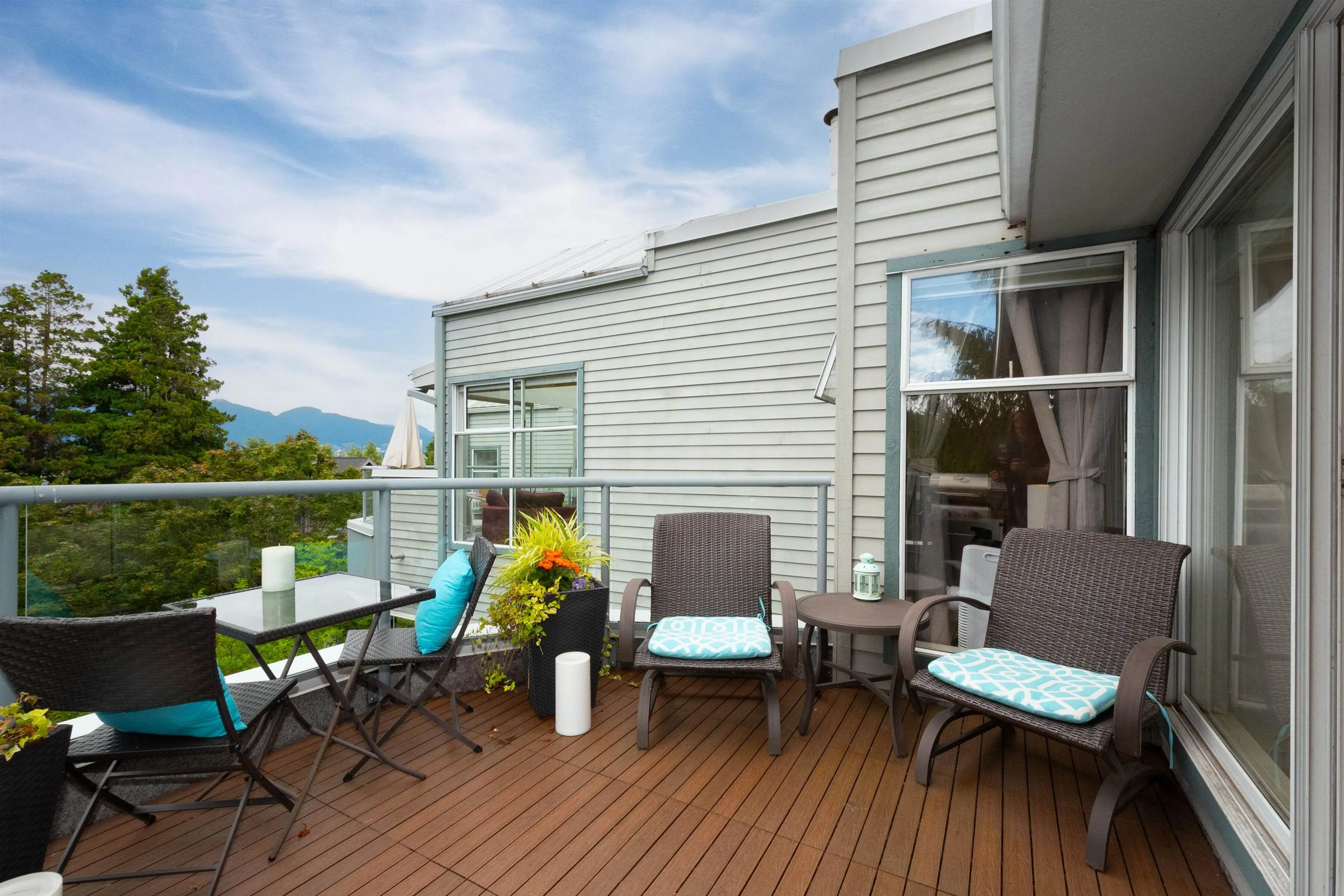 402 2250 W 3rd Avenue