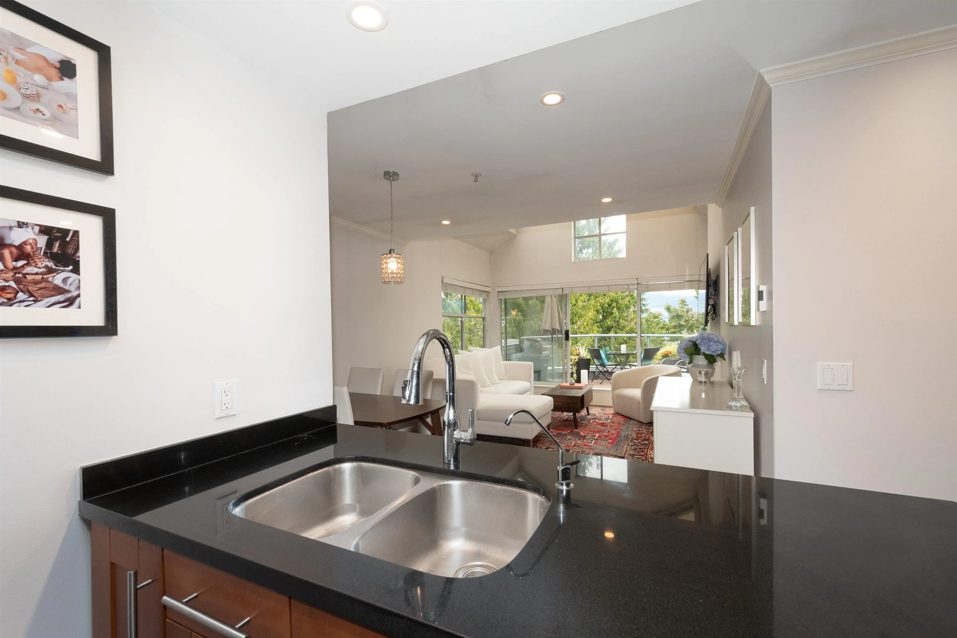 402 2250 W 3rd Avenue