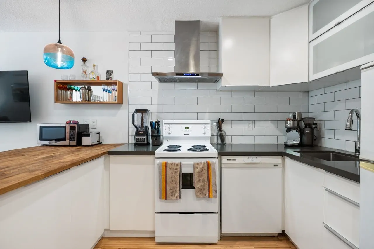 109 36 E 14th Avenue