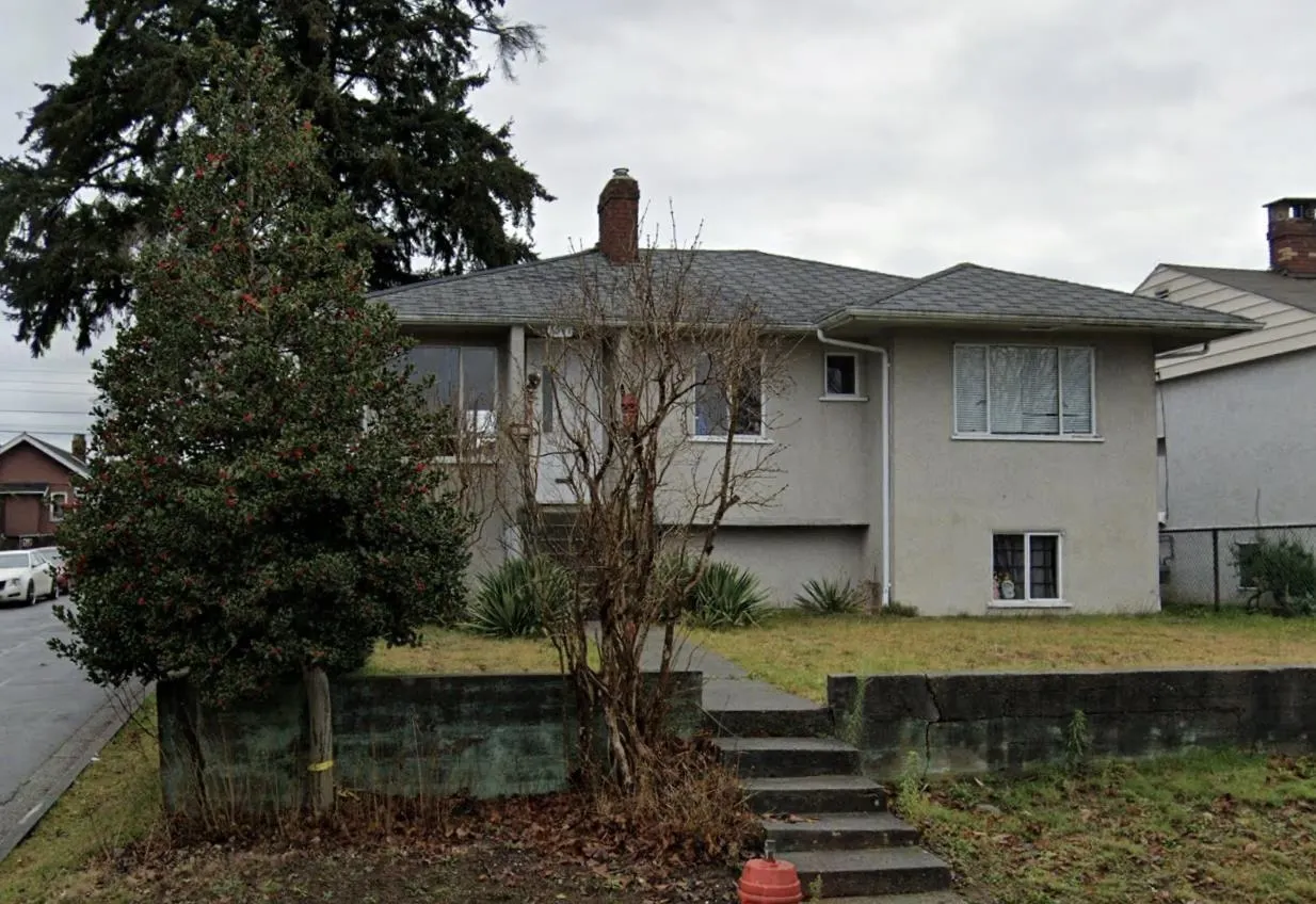 3507 Monmouth Avenue
