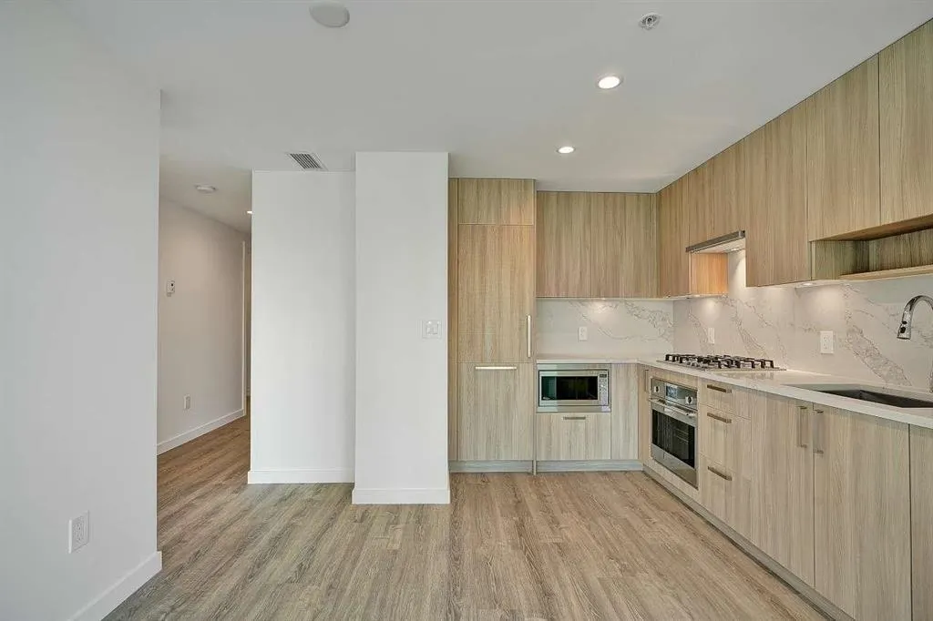708 13350 Central Avenue