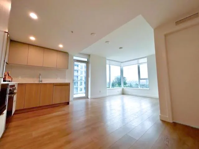 809 308 Alderson Avenue