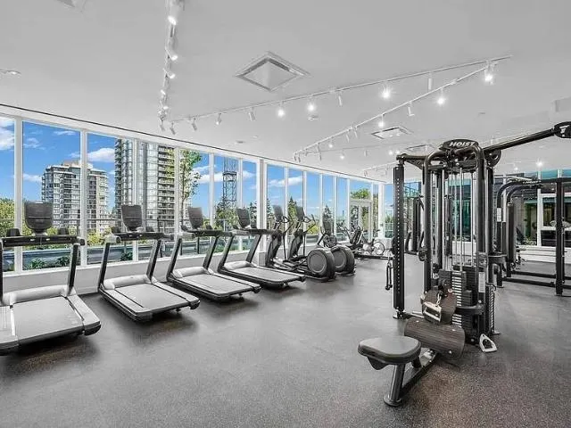 809 308 Alderson Avenue