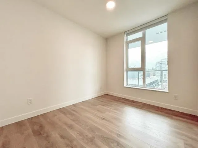 809 308 Alderson Avenue