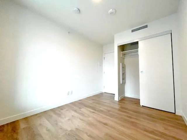 809 308 Alderson Avenue