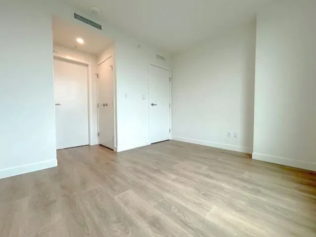 809 308 Alderson Avenue