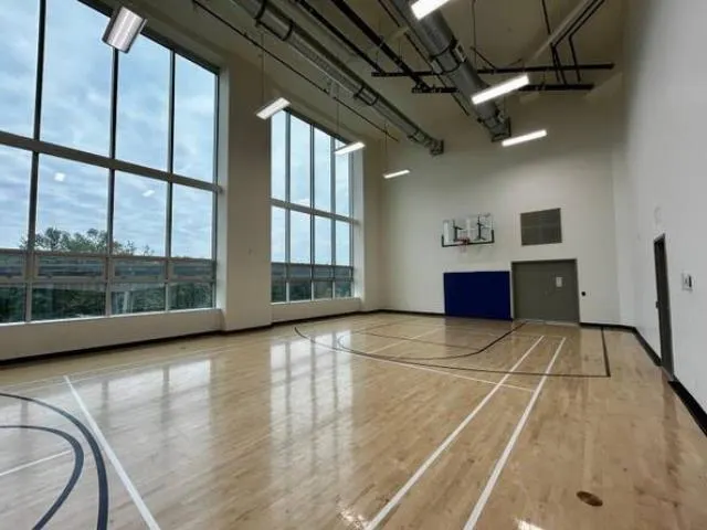 809 308 Alderson Avenue