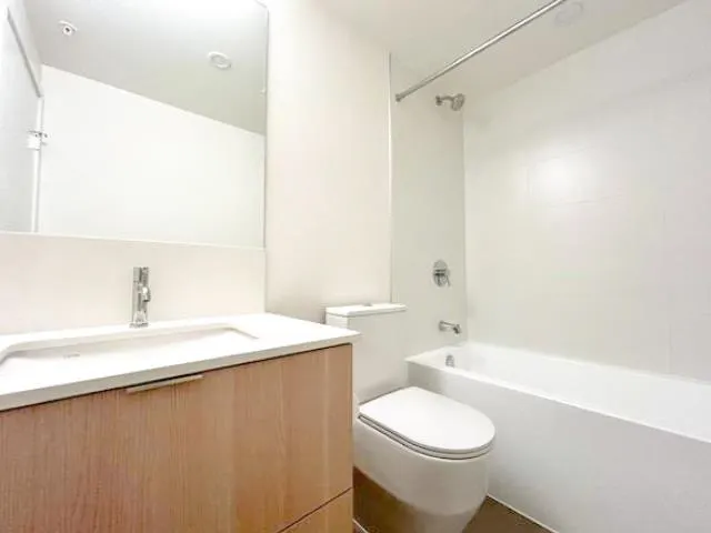 809 308 Alderson Avenue