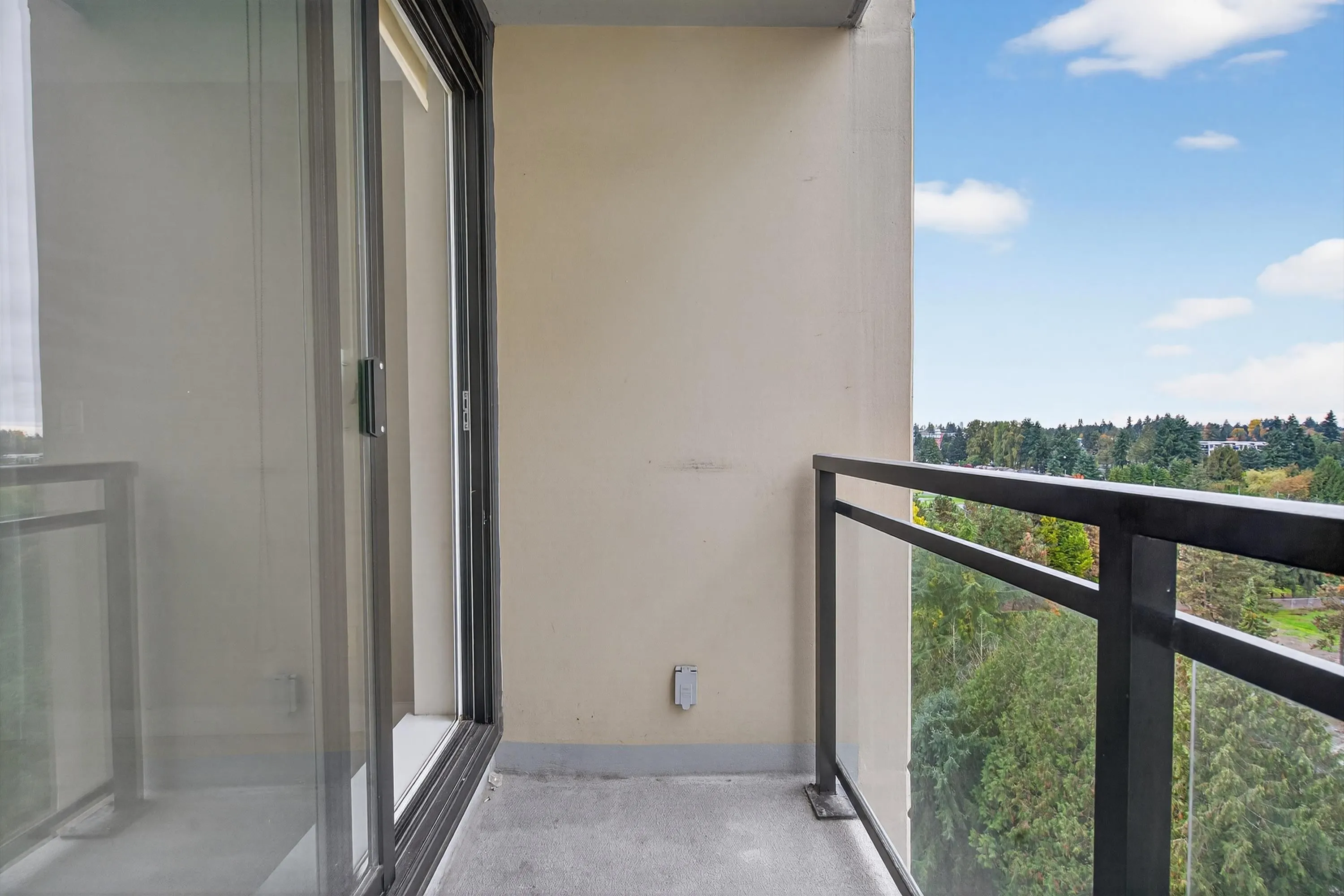 1105 10777 University Drive