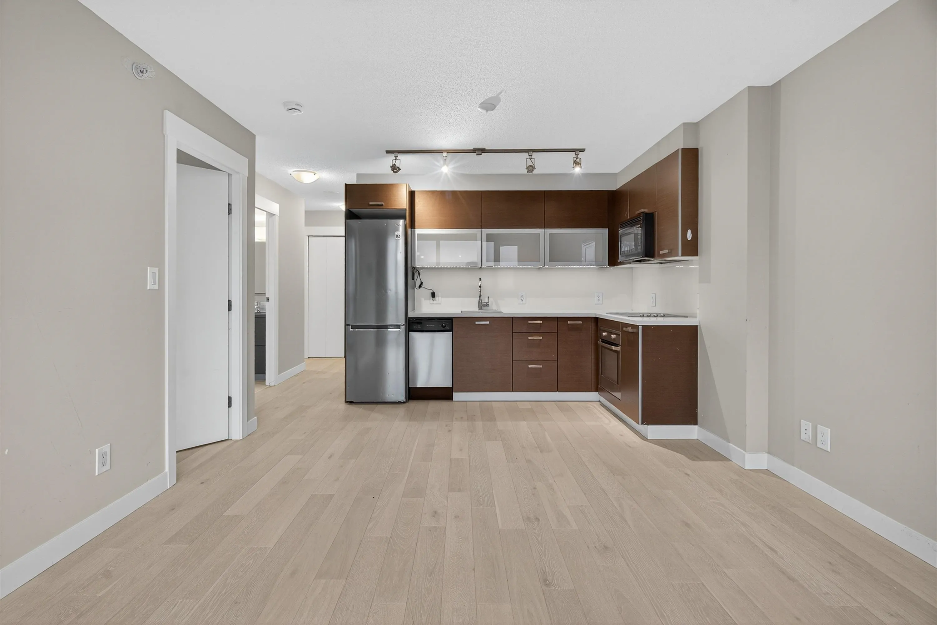 1105 10777 University Drive