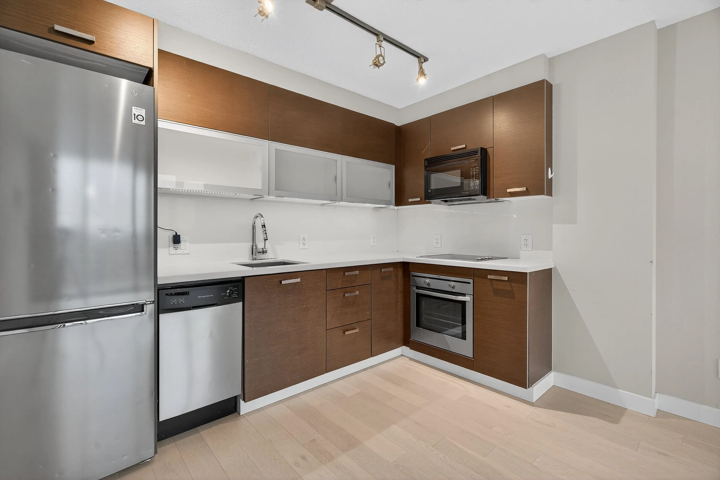 1105 10777 University Drive