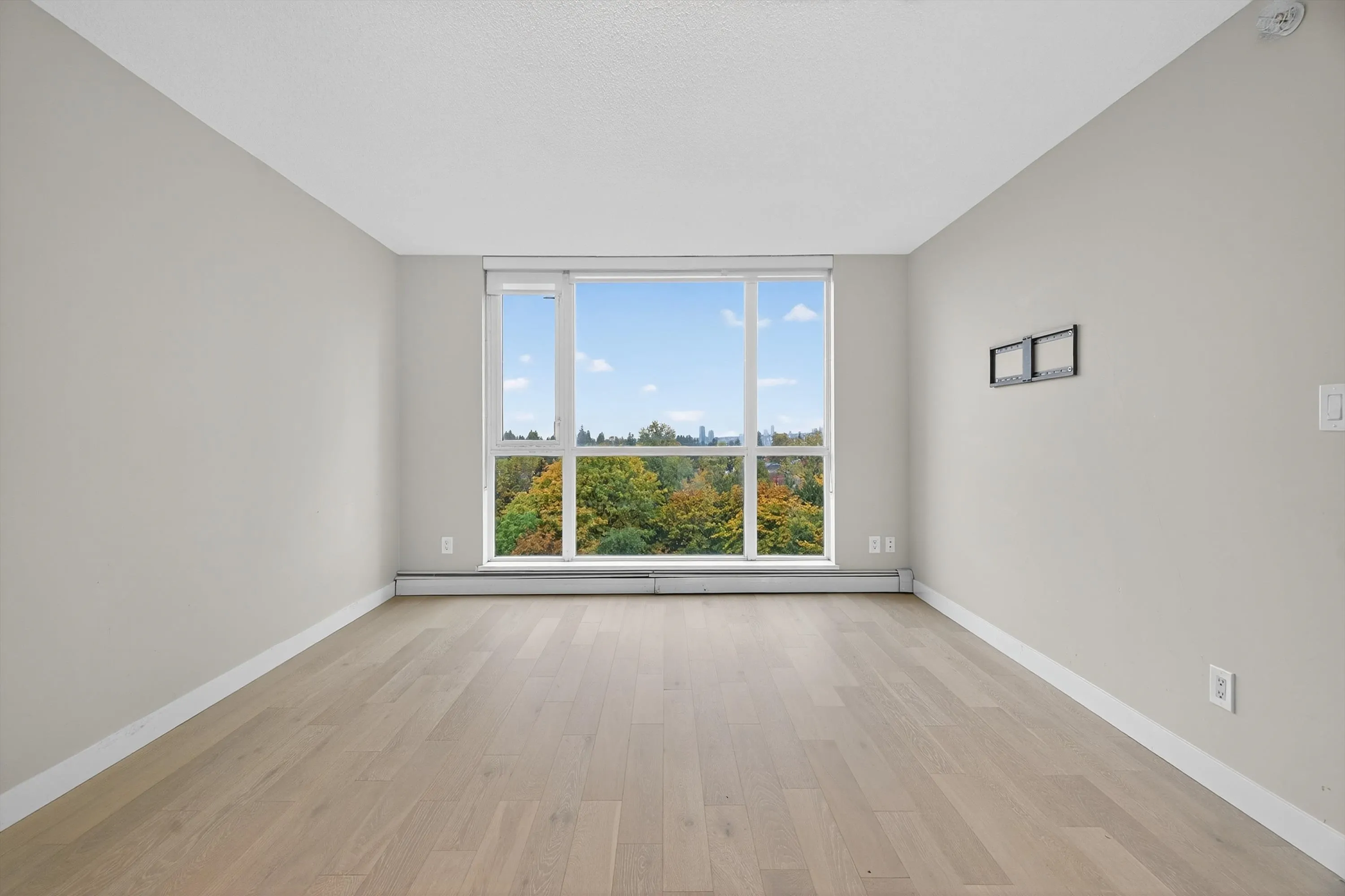 1105 10777 University Drive