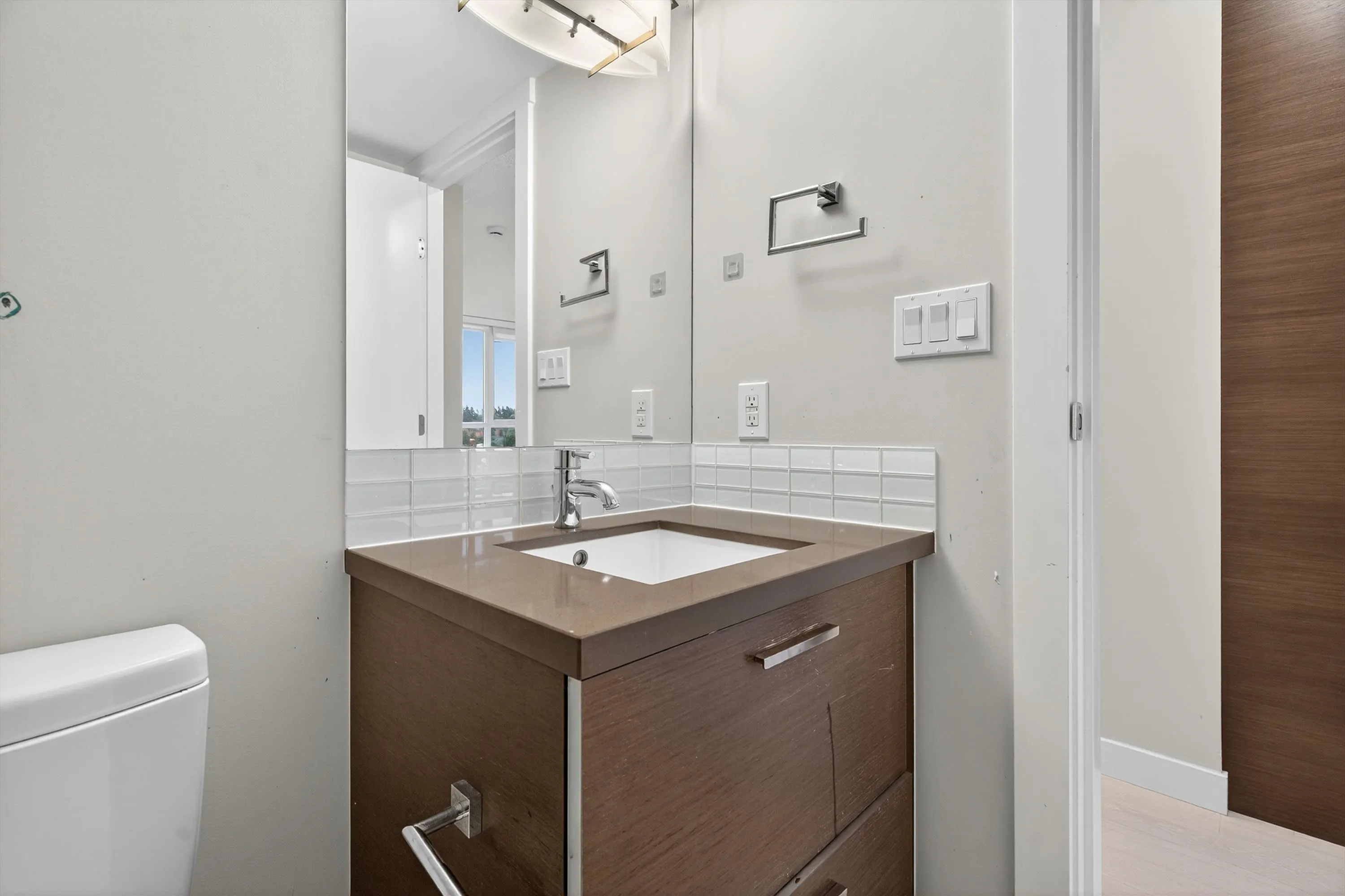 1105 10777 University Drive