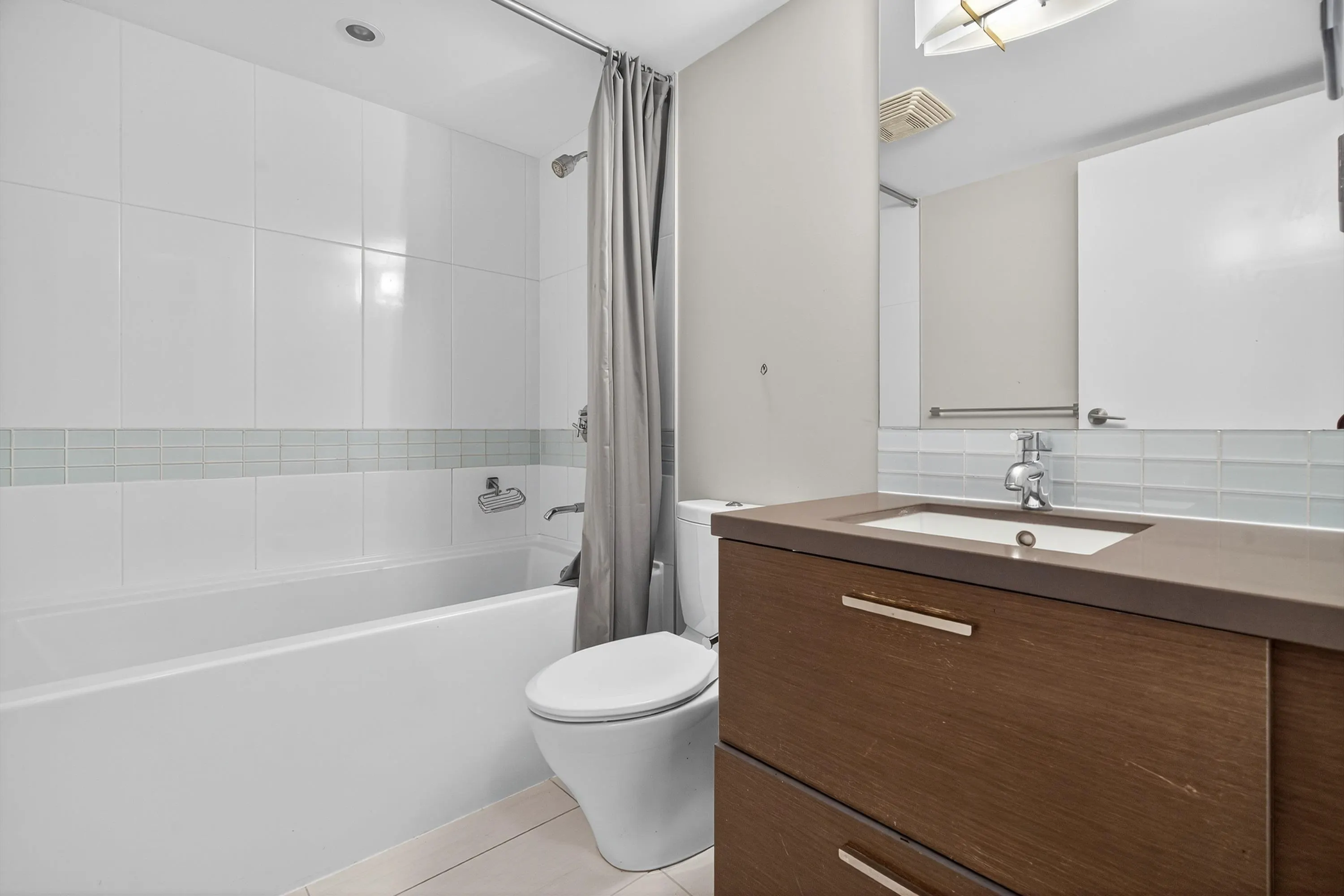 1105 10777 University Drive