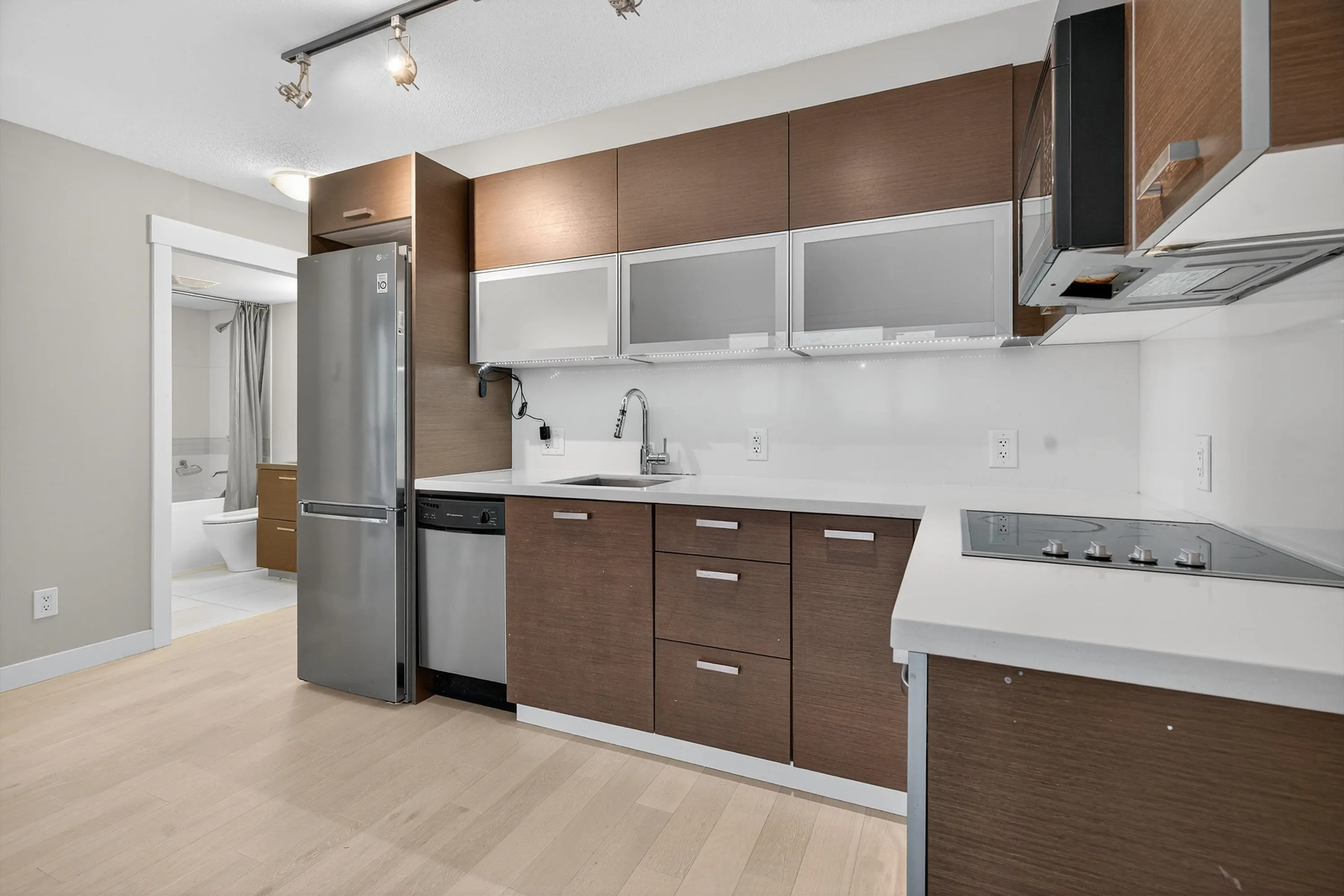 1105 10777 University Drive