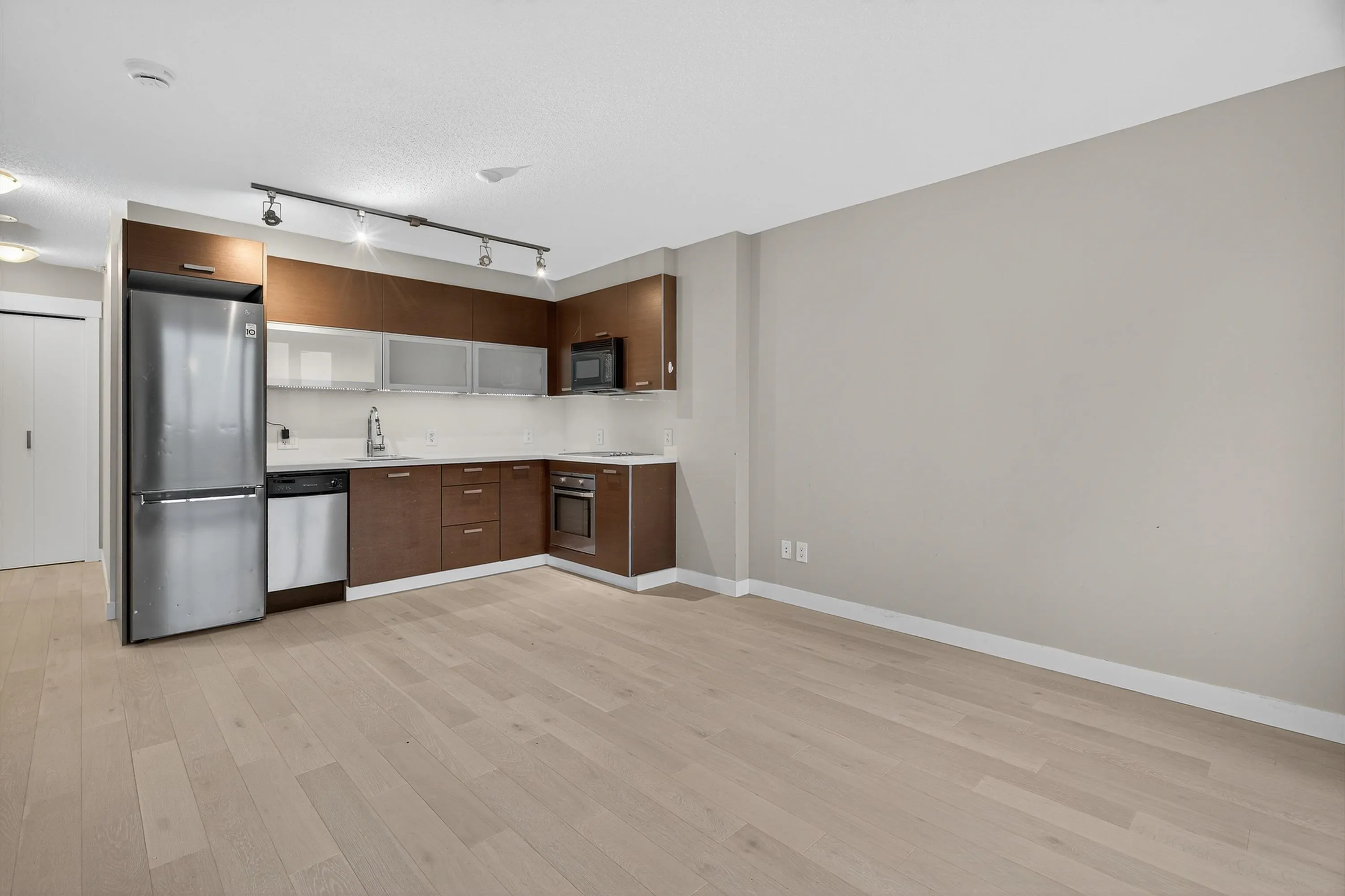 1105 10777 University Drive