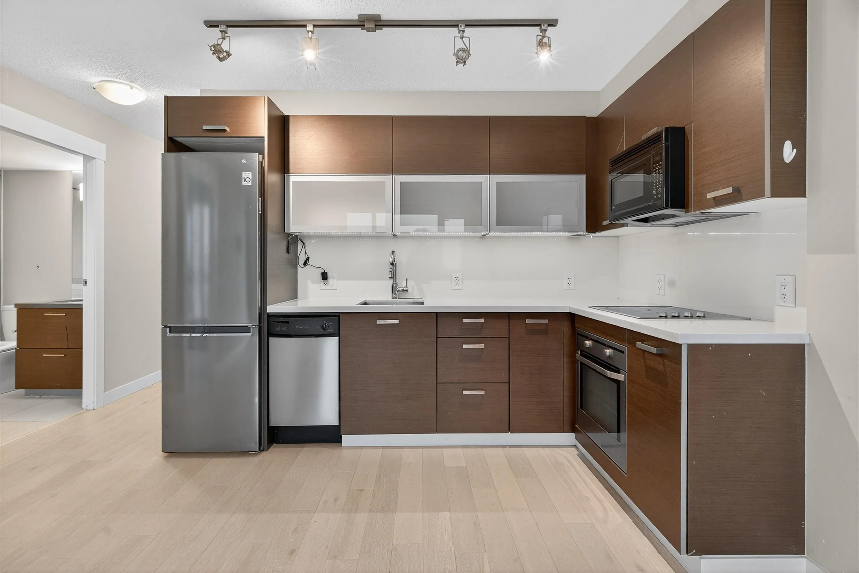 1105 10777 University Drive