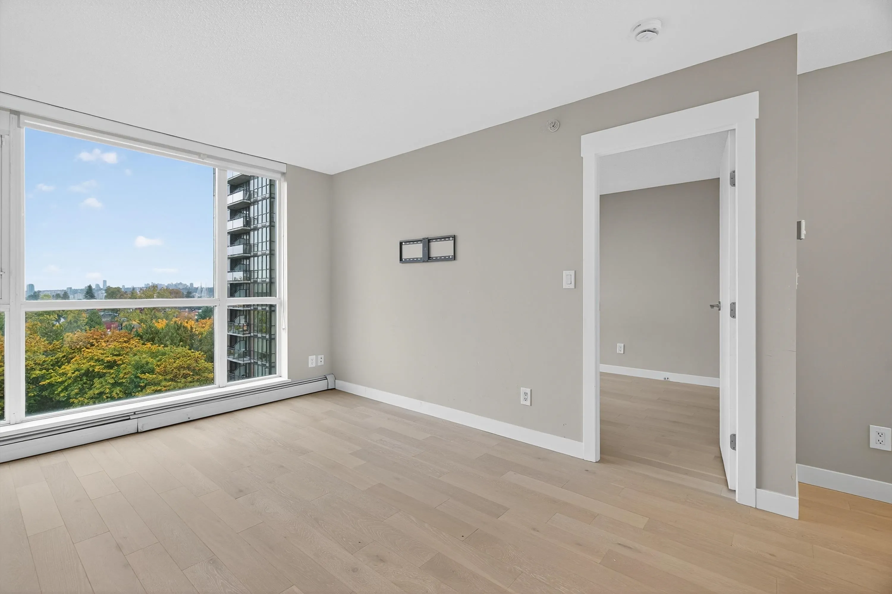 1105 10777 University Drive