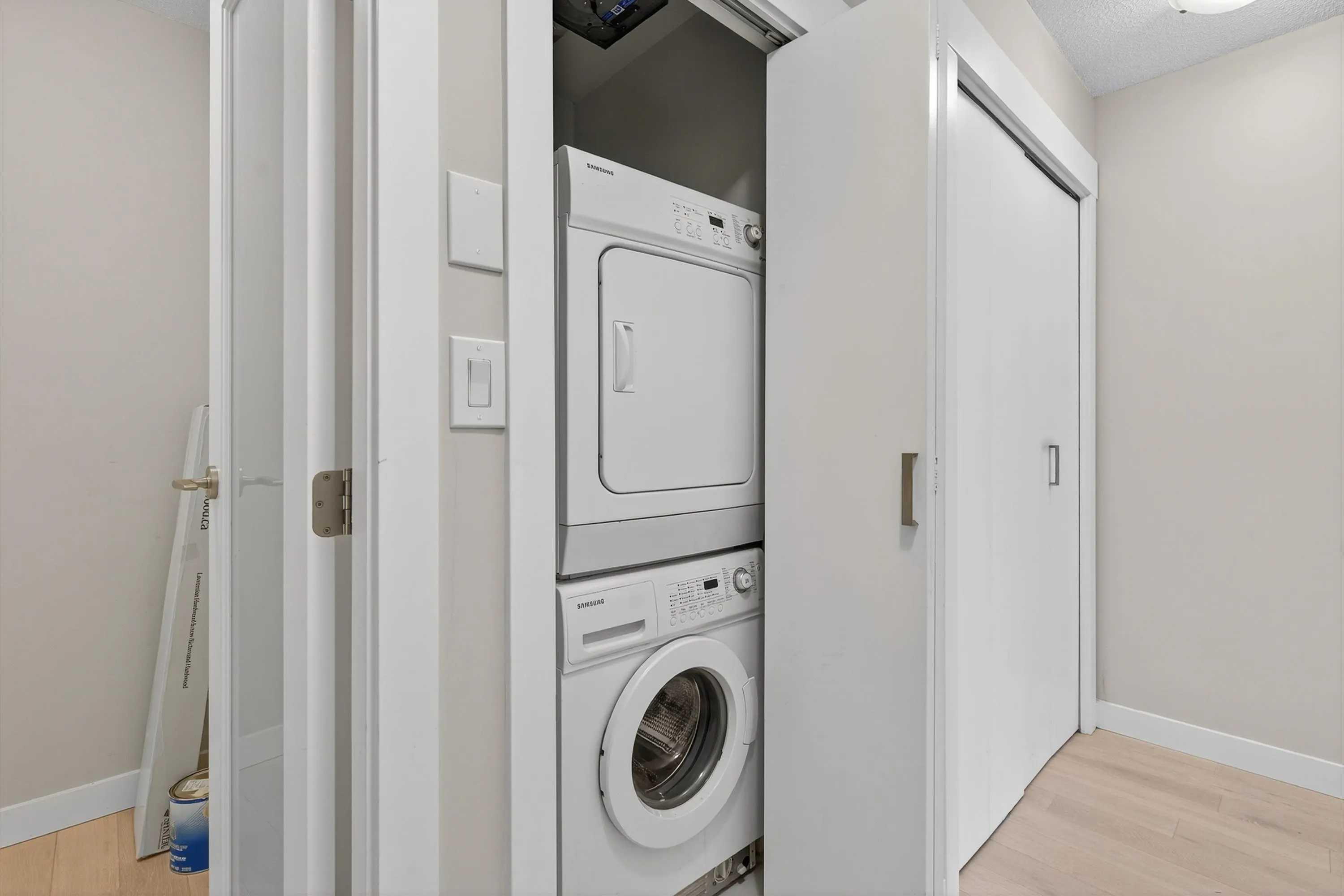 1105 10777 University Drive