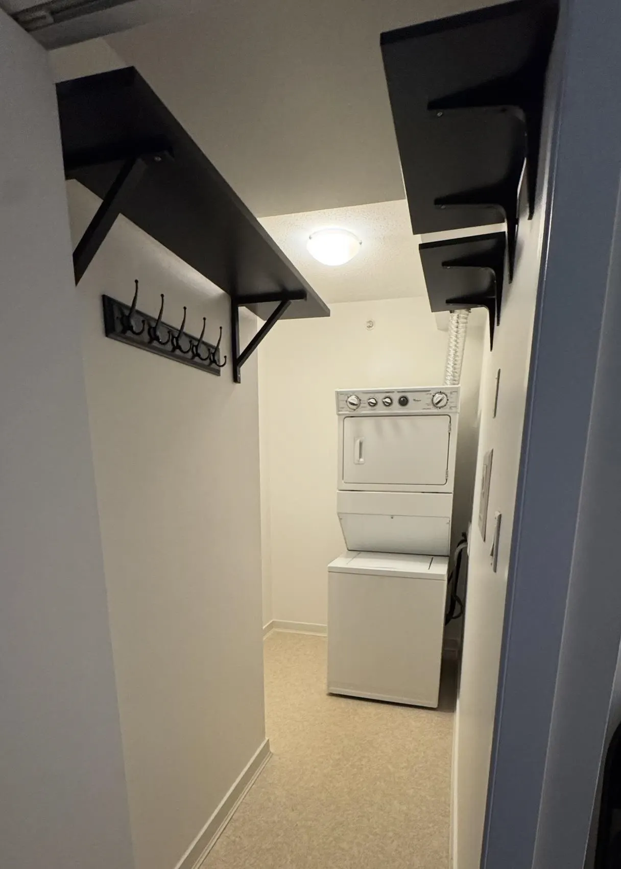 907 14 Begbie Street