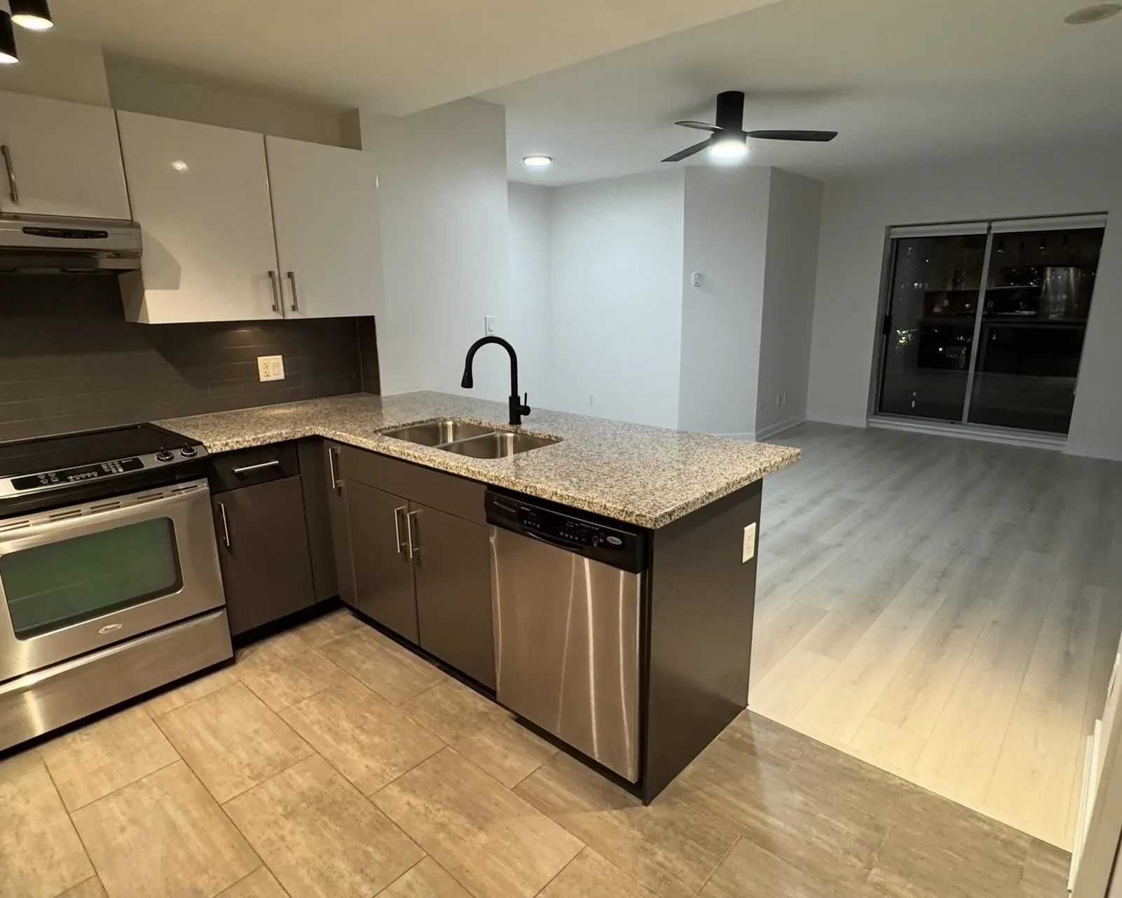 907 14 Begbie Street