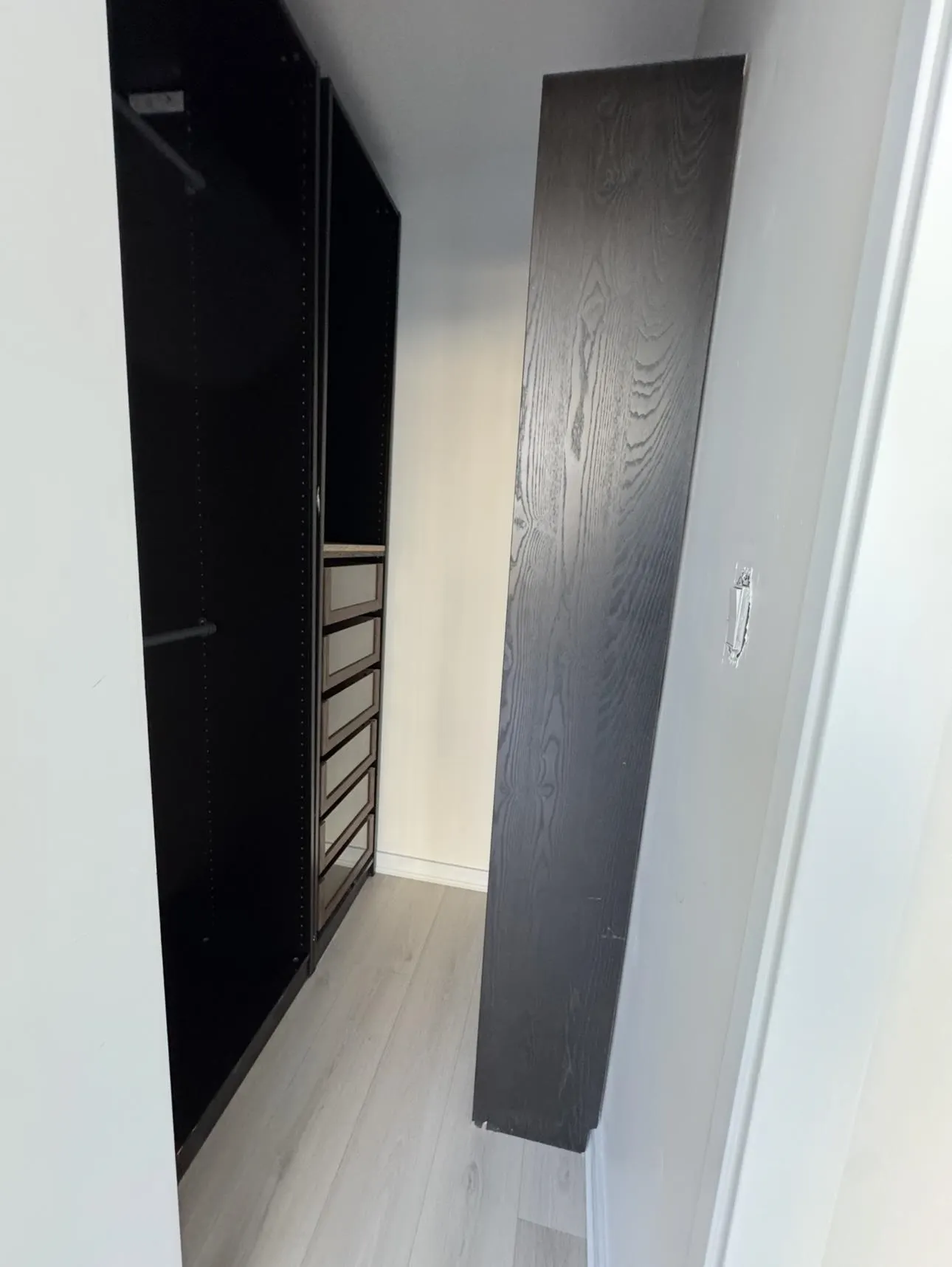 907 14 Begbie Street