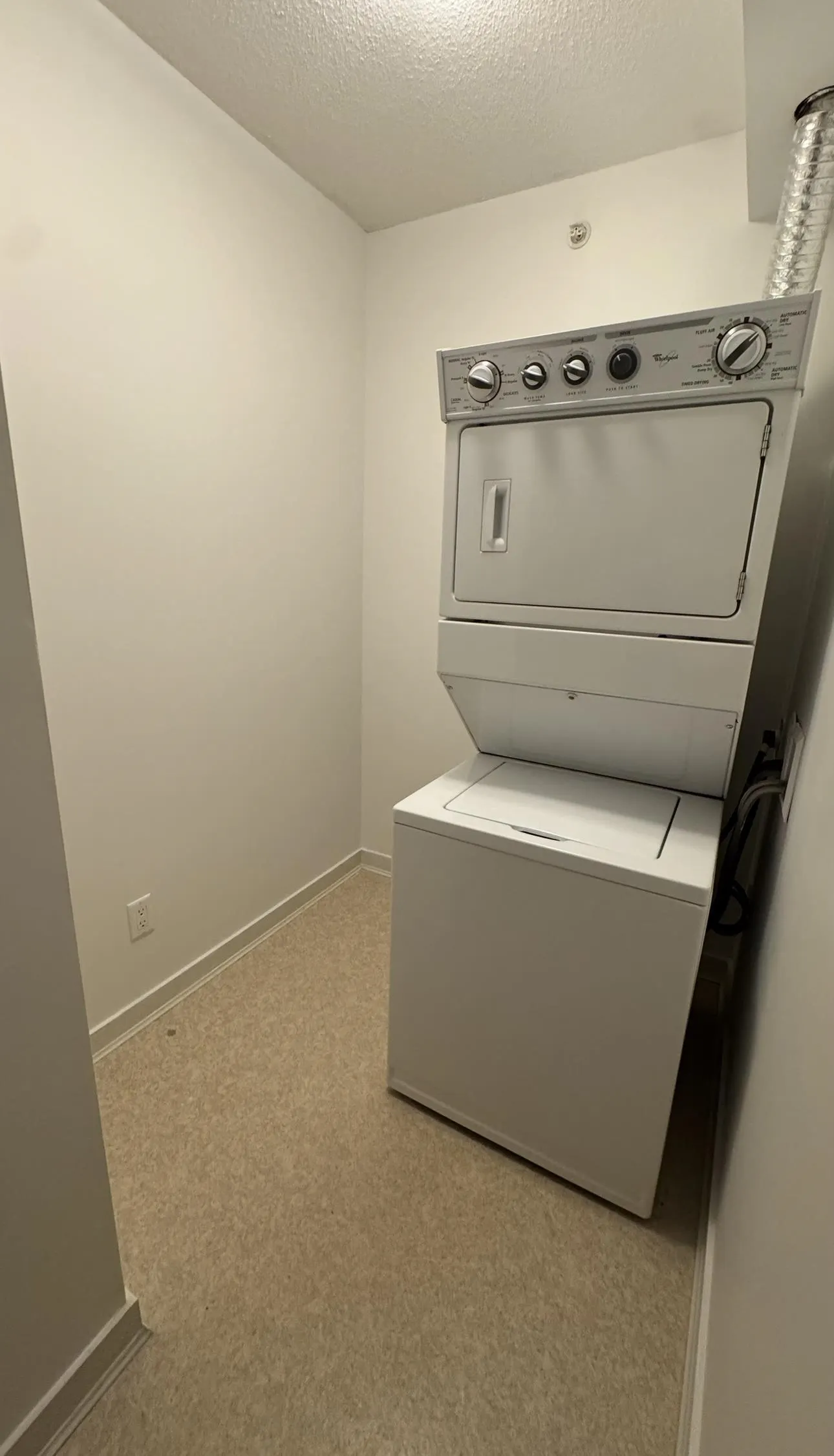 907 14 Begbie Street