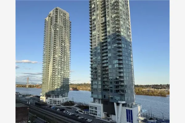 907 14 Begbie Street