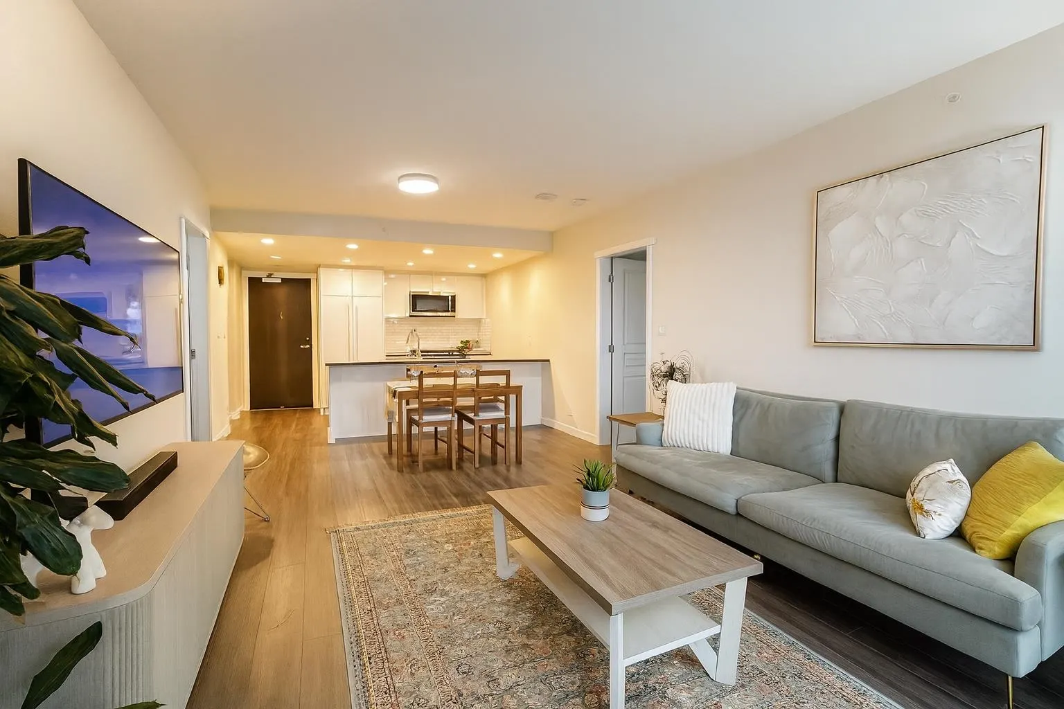 706 3100 Windsor Gate