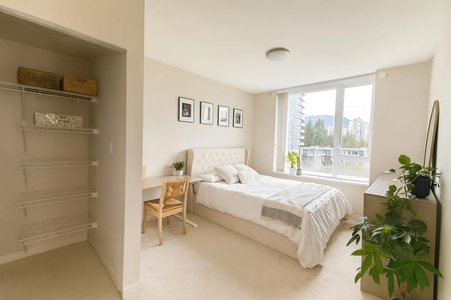 706 3100 Windsor Gate