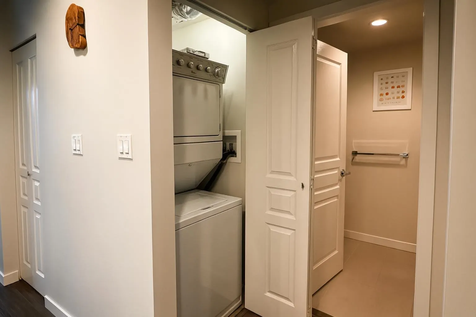 706 3100 Windsor Gate