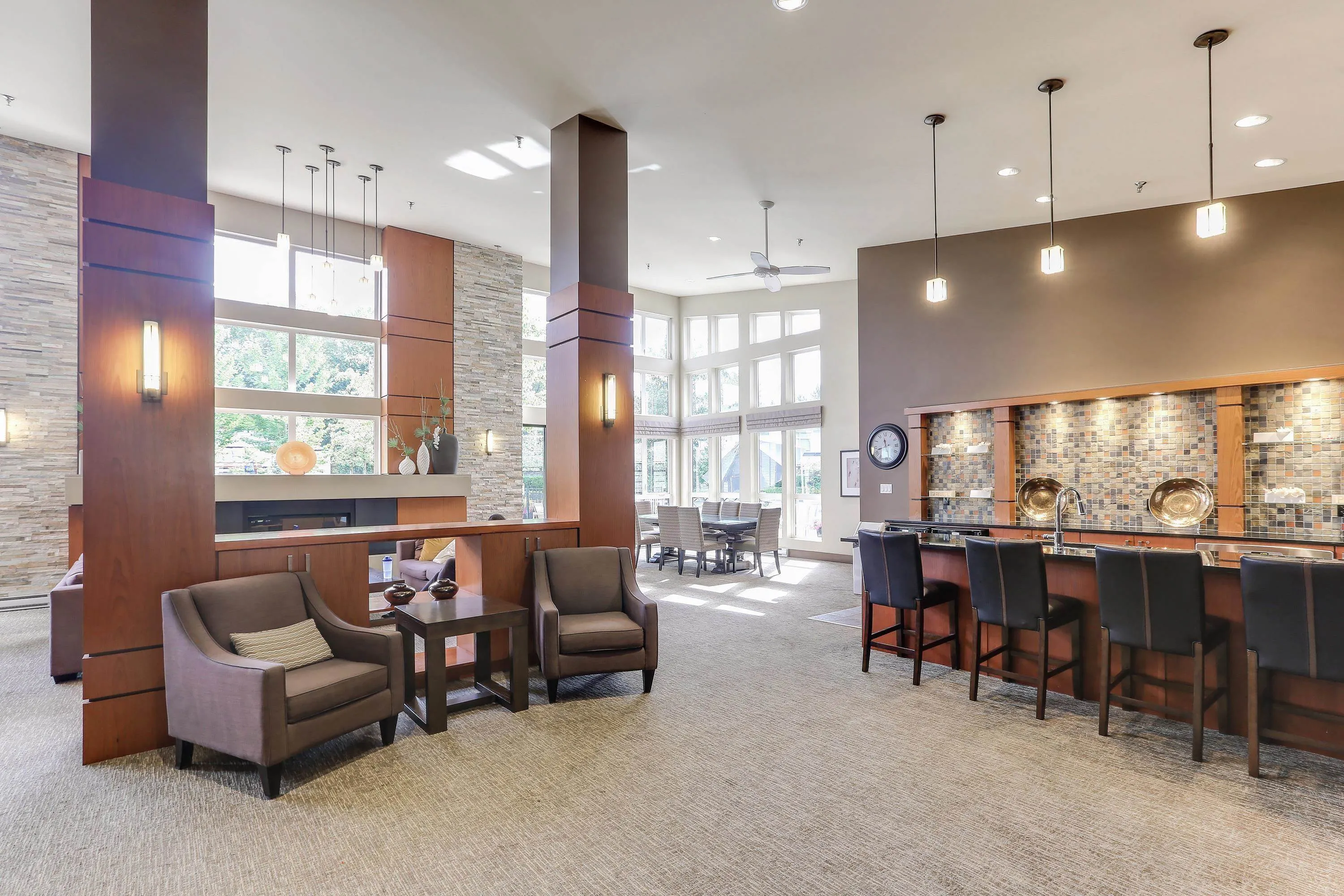 706 3100 Windsor Gate