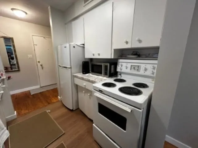 1 357 W 4th Street