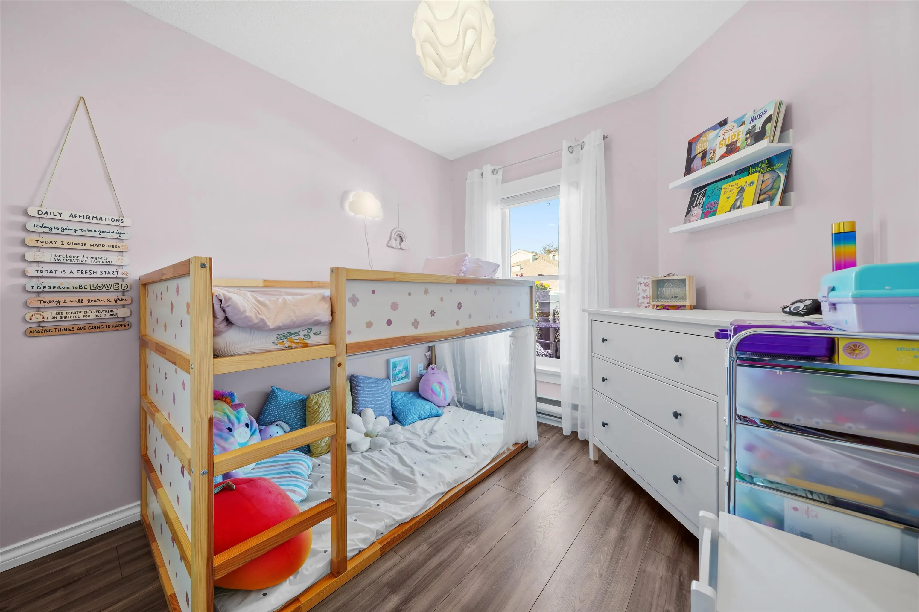 405 2335 Whyte Avenue