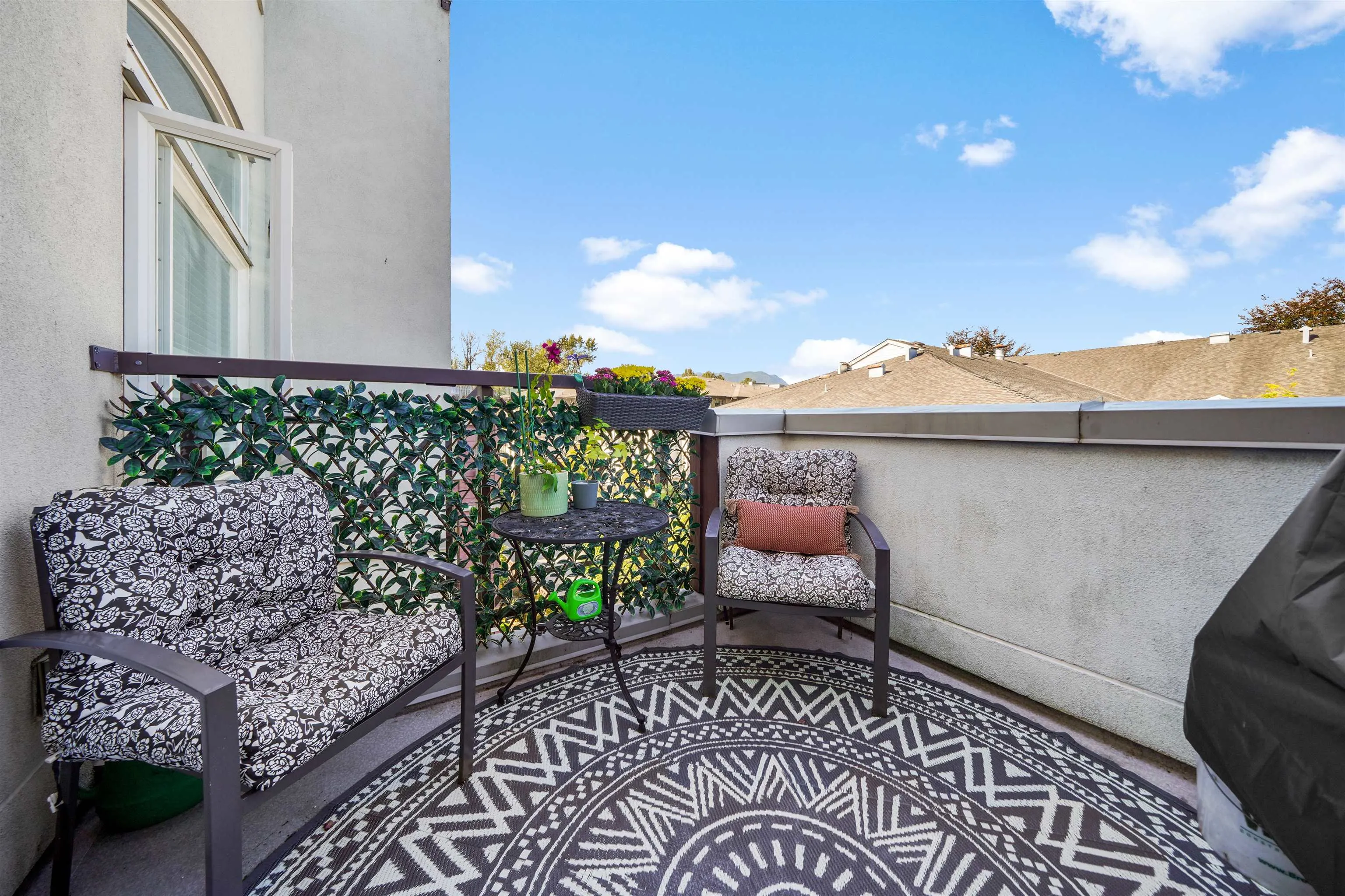 405 2335 Whyte Avenue