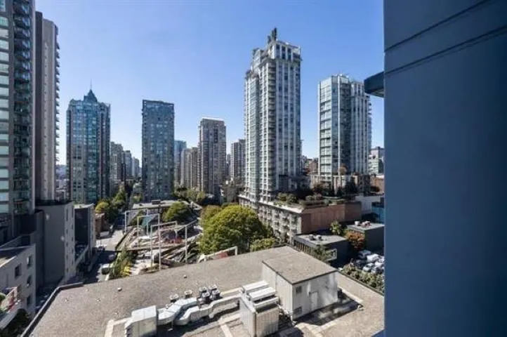 480 Robson Street