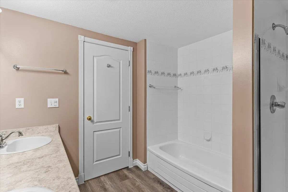 107 1450 Merklin Street