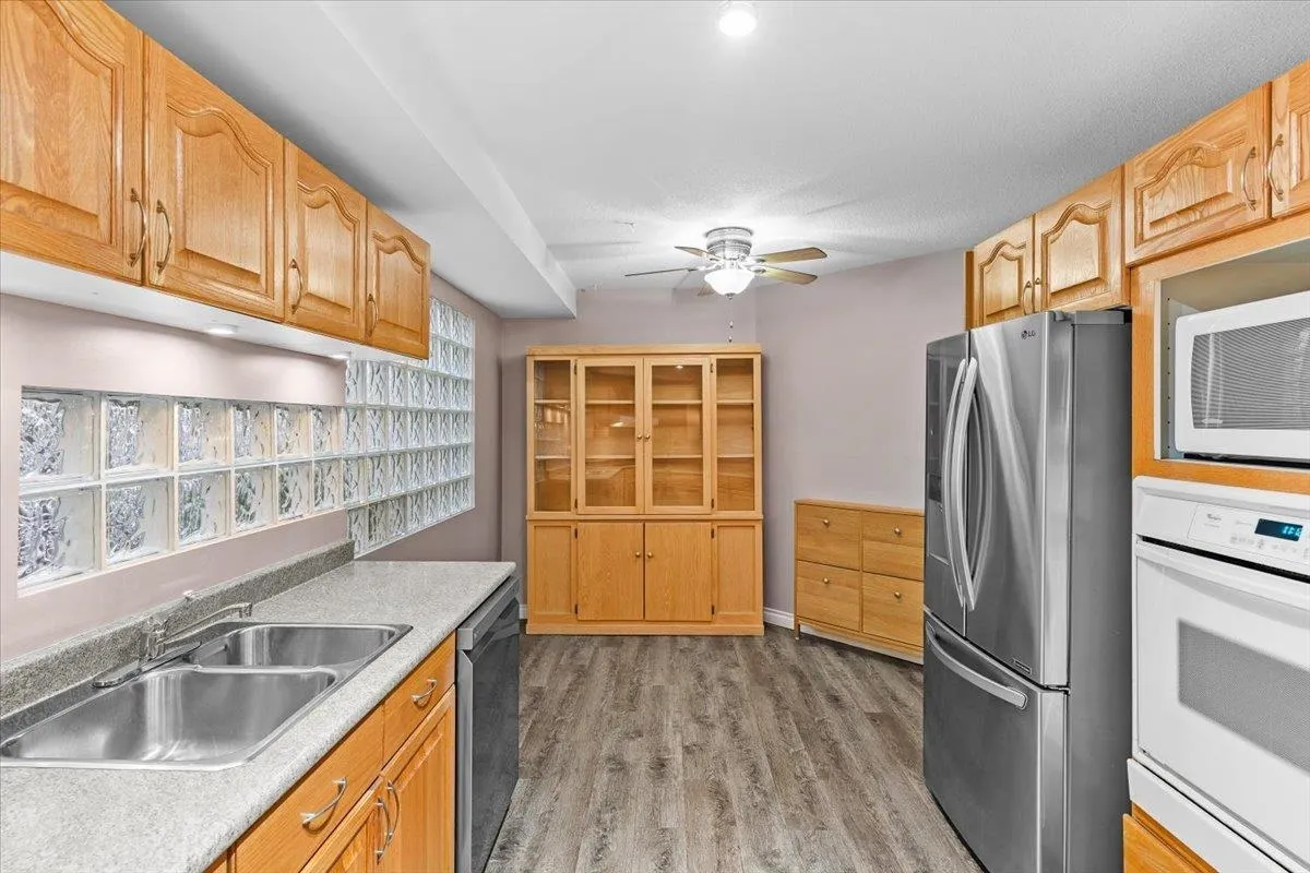 107 1450 Merklin Street