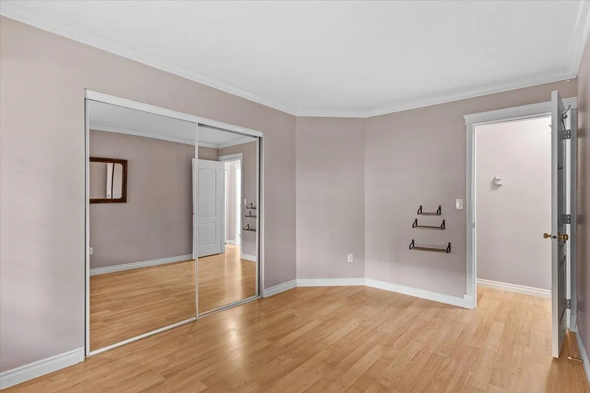 107 1450 Merklin Street