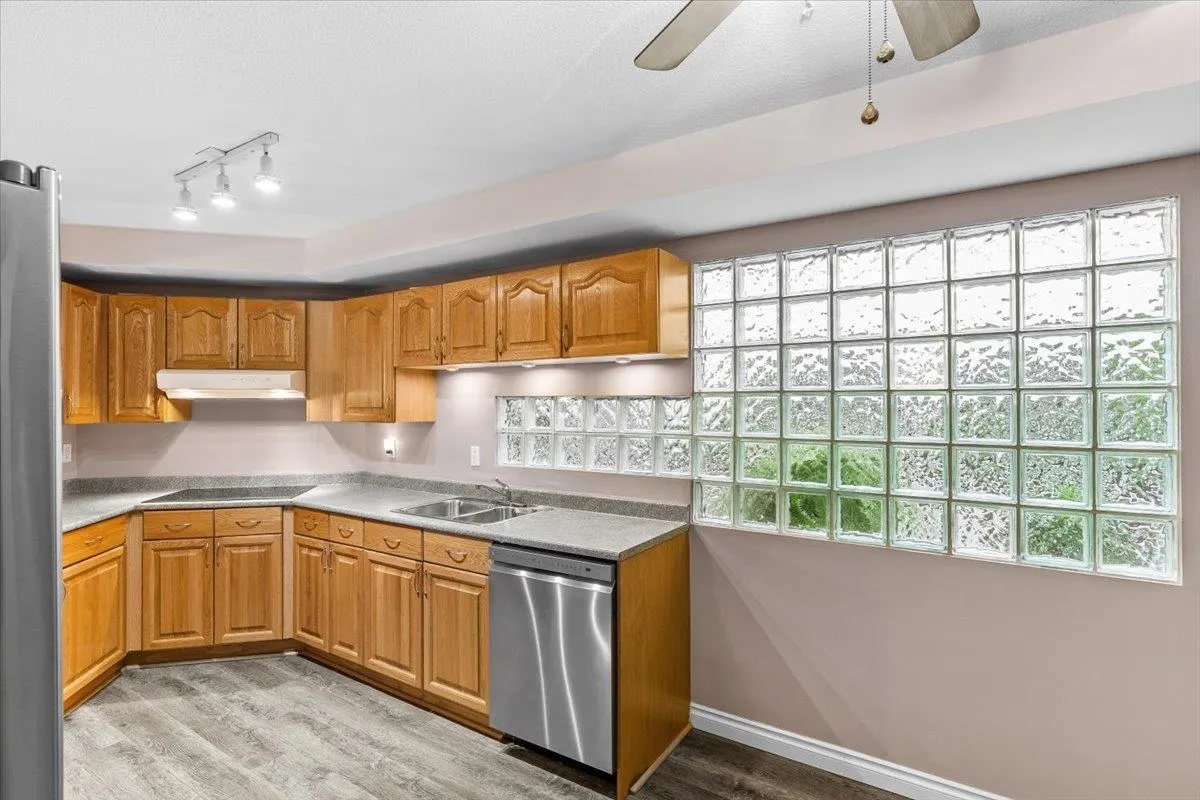 107 1450 Merklin Street