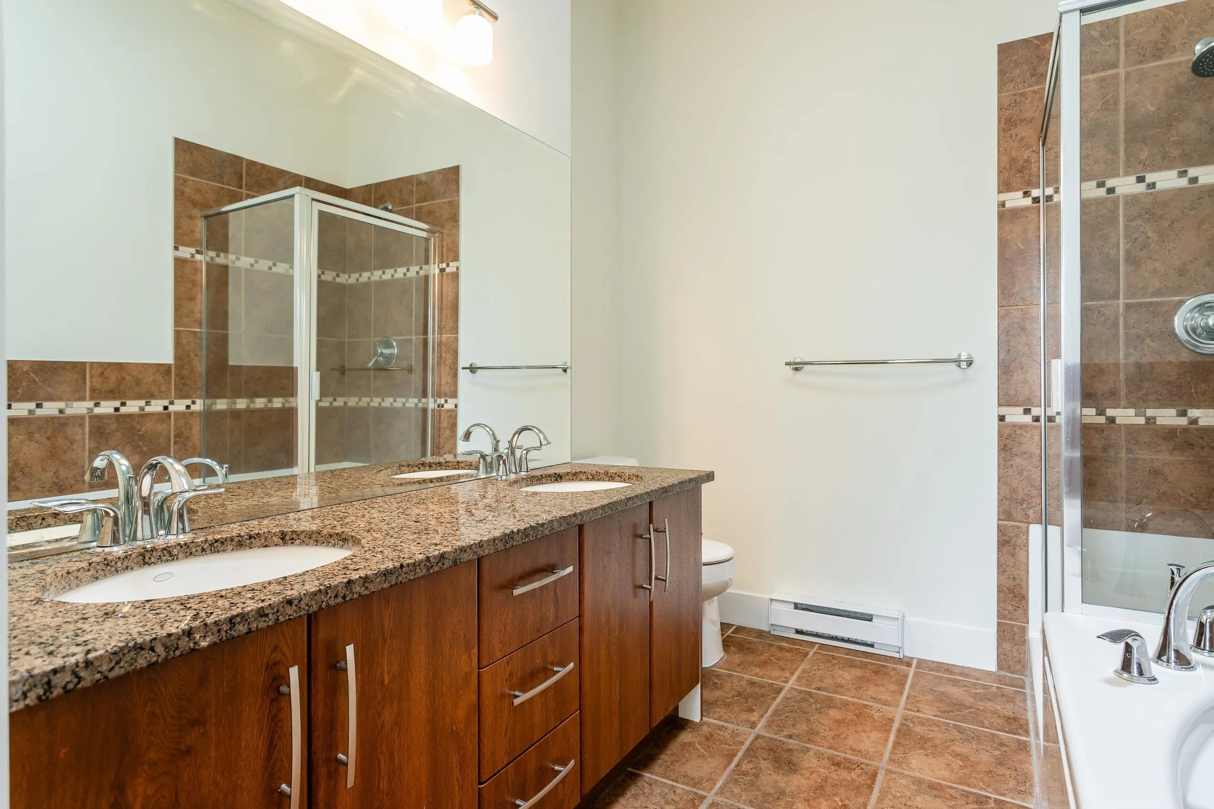 411 2632 Pauline Street