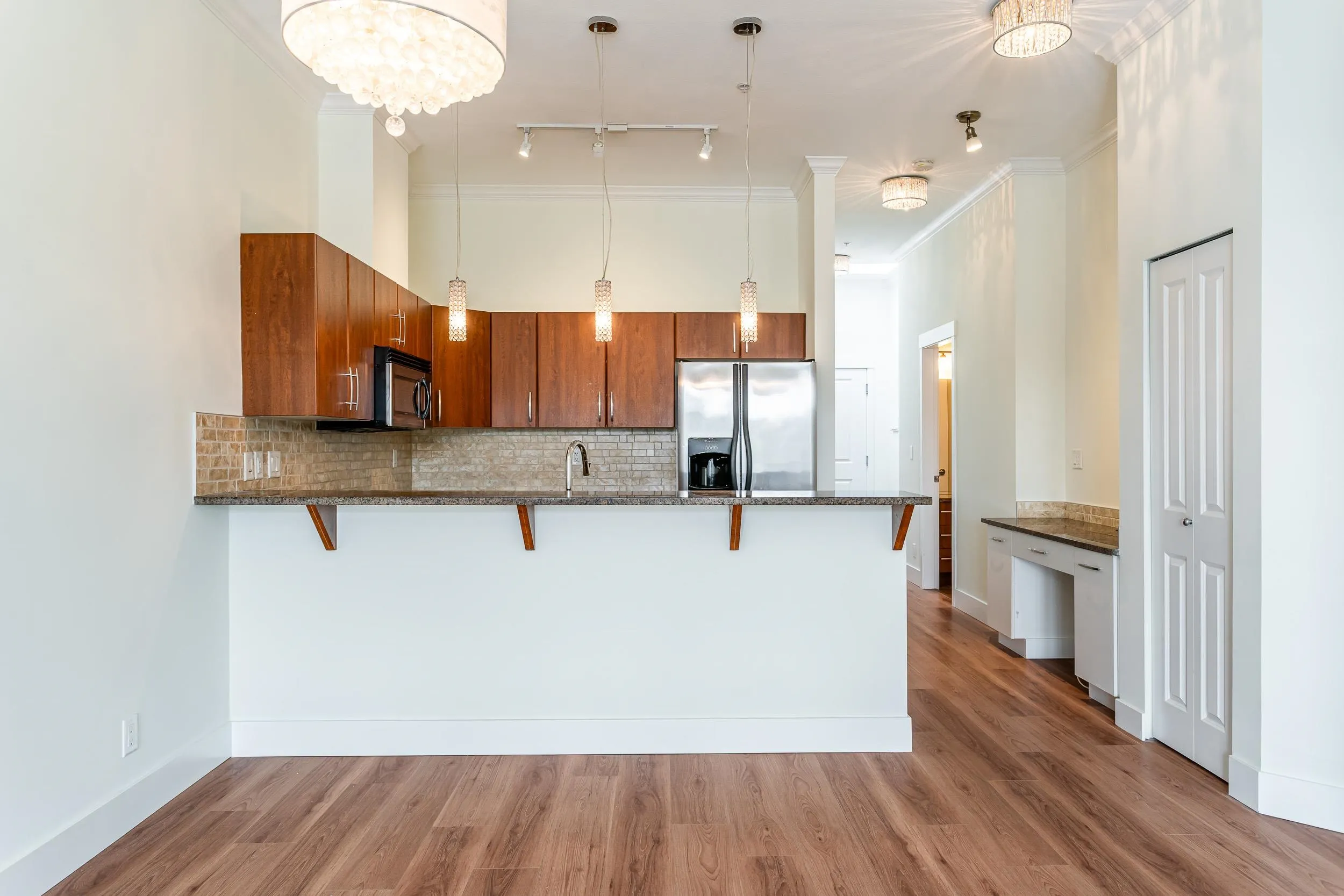 411 2632 Pauline Street