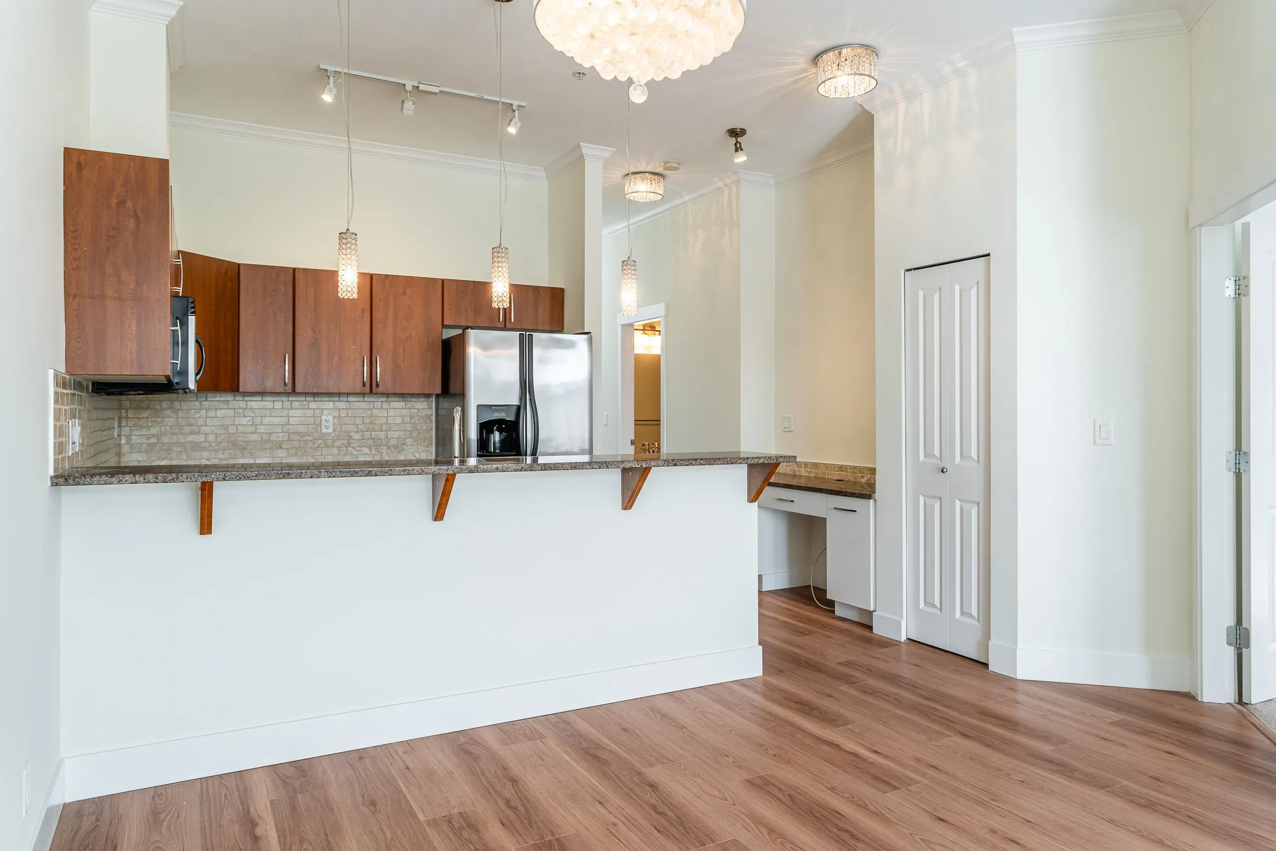 411 2632 Pauline Street