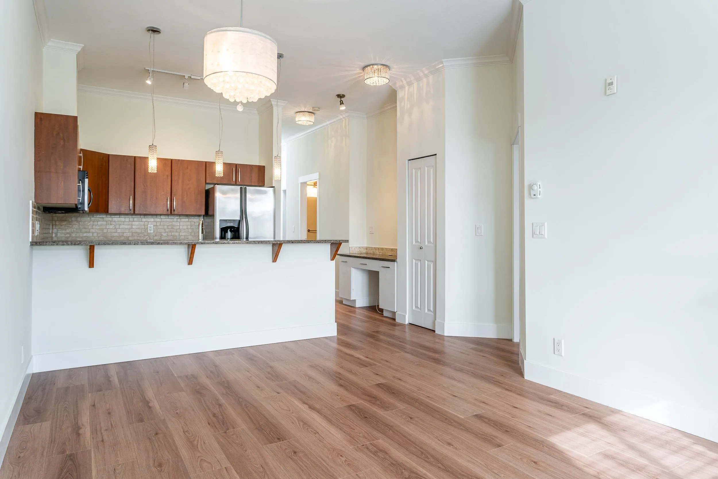 411 2632 Pauline Street